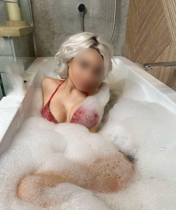 Аделина, 24 года, 3 размер груди